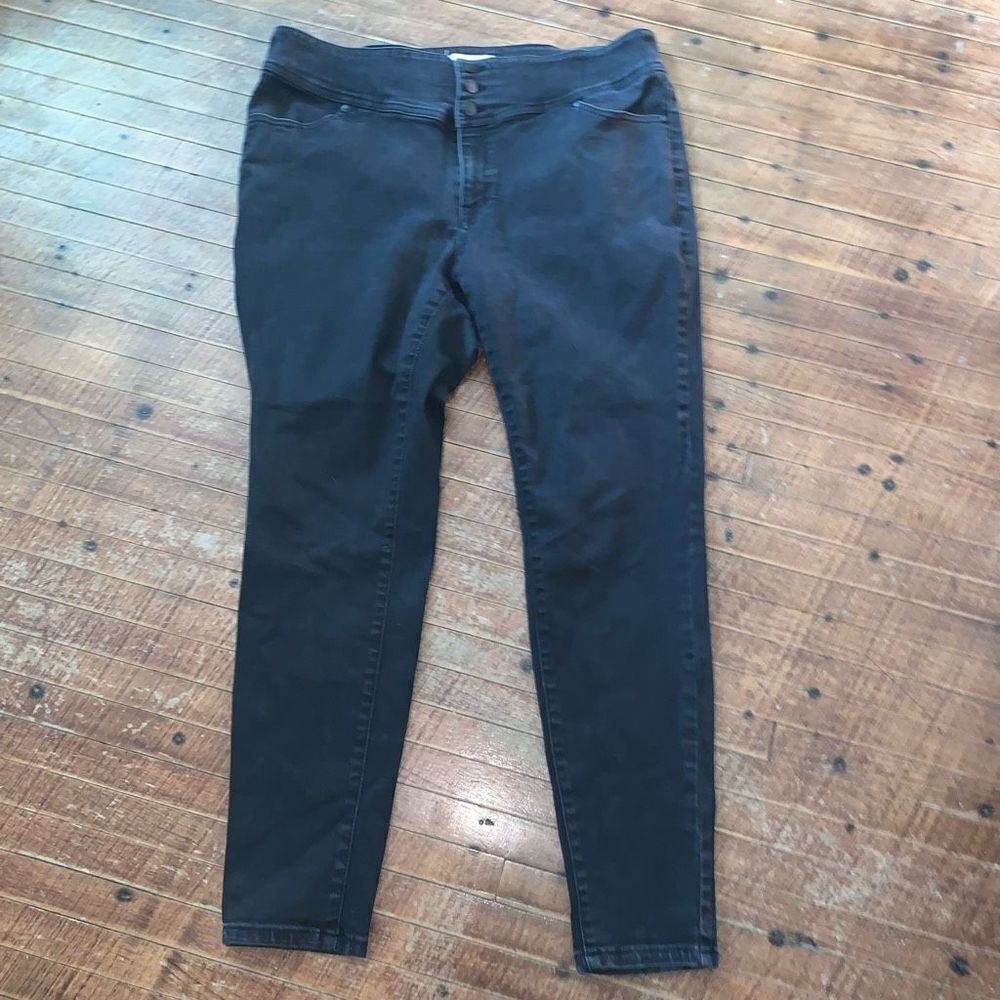 Lane Bryant black multi button 80’s magic waistband 18 hi-rise jeggings
